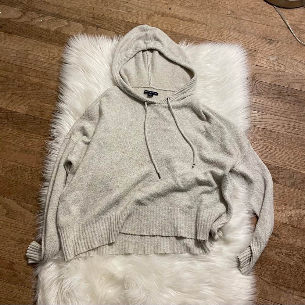 American Eagle Cream Hooded Sweater Medium